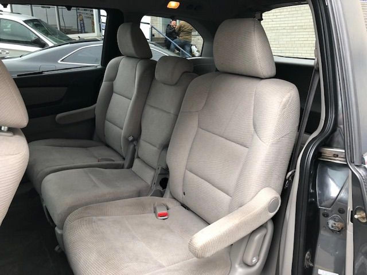 2011 Honda Odyssey EX with Rear Seat Entertainment! 8 Passenger! Photo