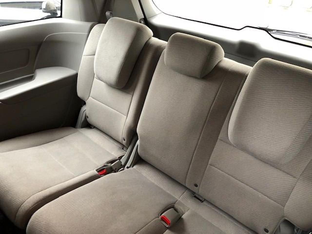 2011 Honda Odyssey EX with Rear Seat Entertainment! 8 Passenger! - Photo #19