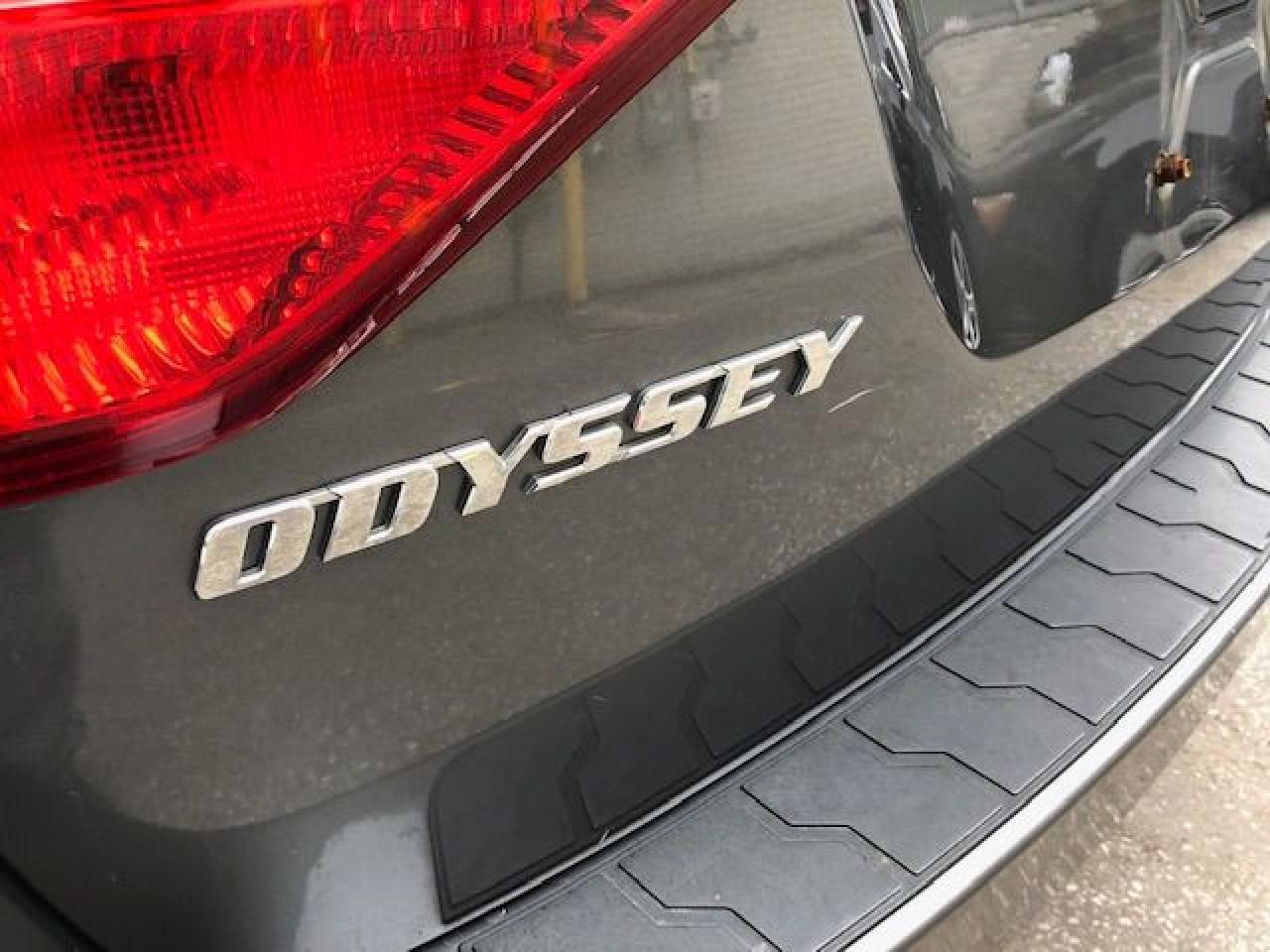 2011 Honda Odyssey EX with Rear Seat Entertainment! 8 Passenger! - Photo #24