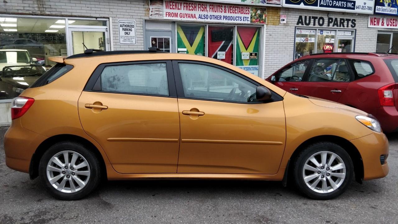2010 Toyota Matrix Automatic! No Accidents! - Photo #2