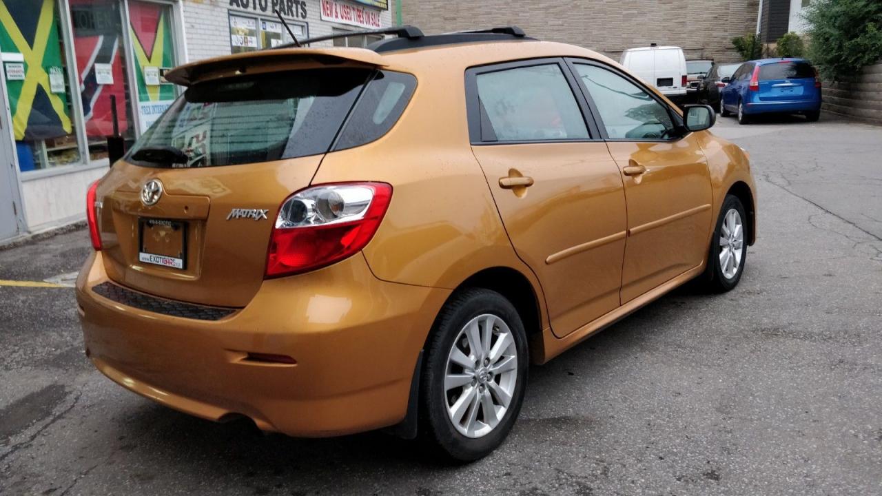 2010 Toyota Matrix Automatic! No Accidents! Photo2
