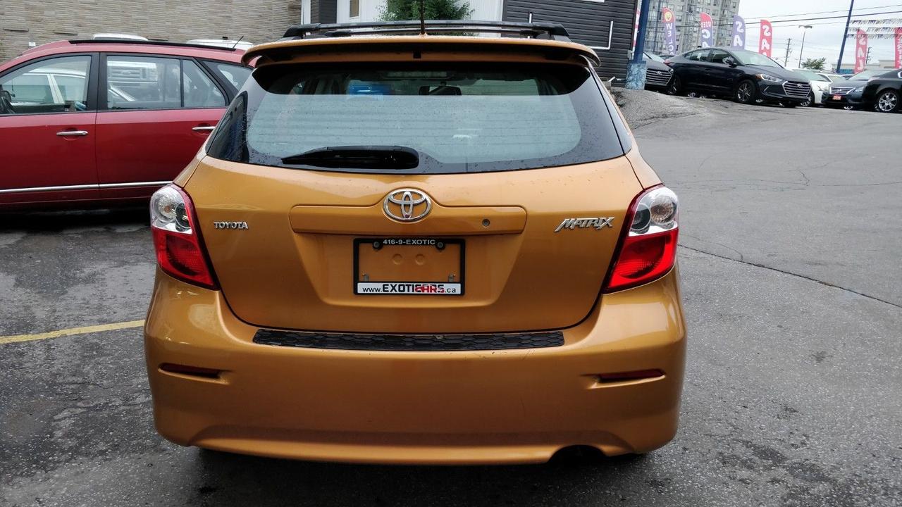 2010 Toyota Matrix Automatic! No Accidents! Photo