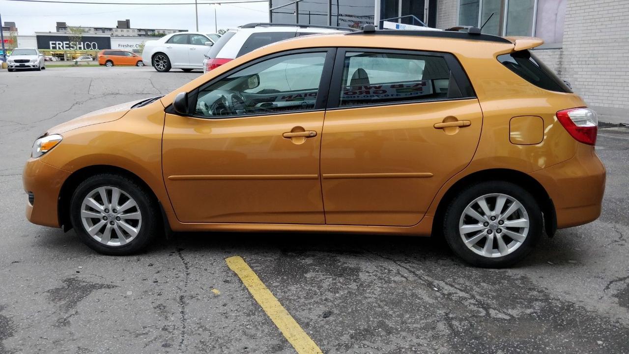 2010 Toyota Matrix Automatic! No Accidents! Photo