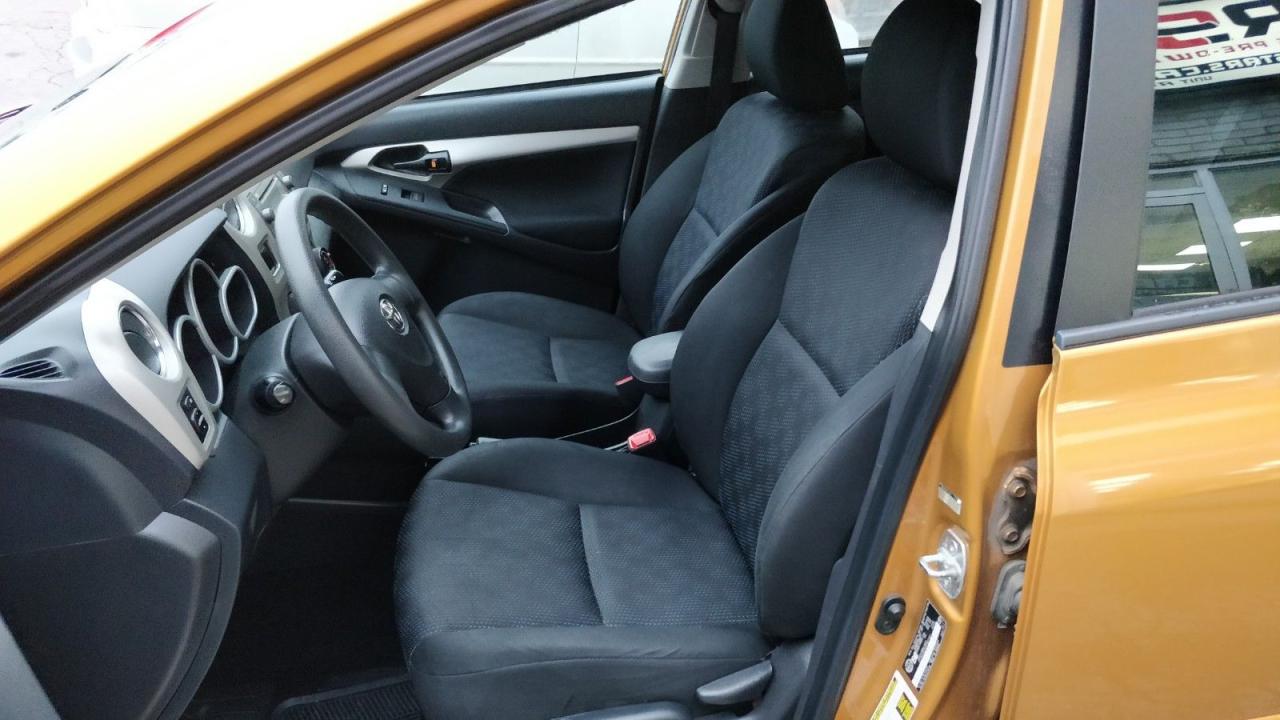 2010 Toyota Matrix Automatic! No Accidents! - Photo #11
