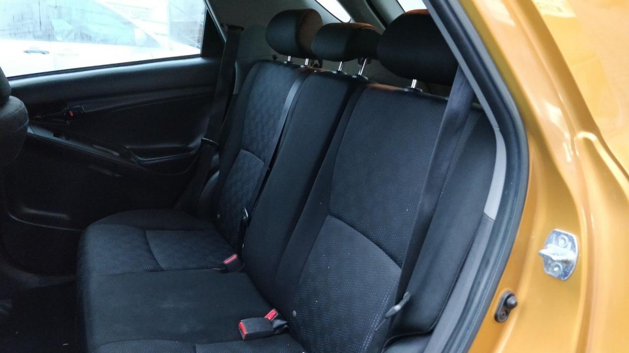 2010 Toyota Matrix Automatic! No Accidents! - Photo #13