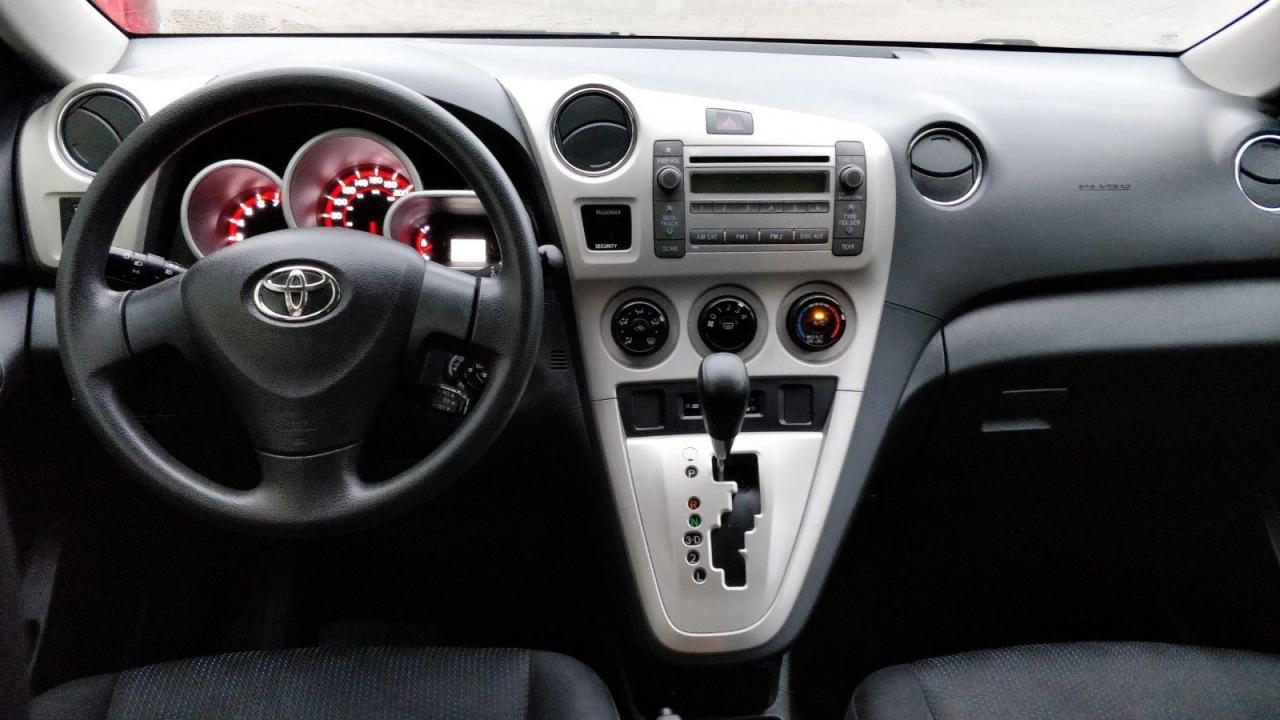 2010 Toyota Matrix Automatic! No Accidents! - Photo #14