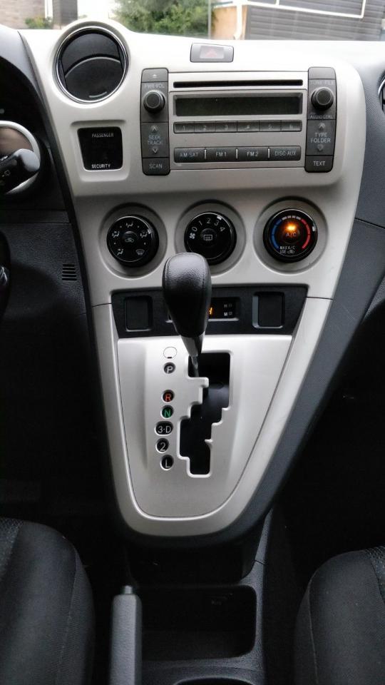 2010 Toyota Matrix Automatic! No Accidents! - Photo #15