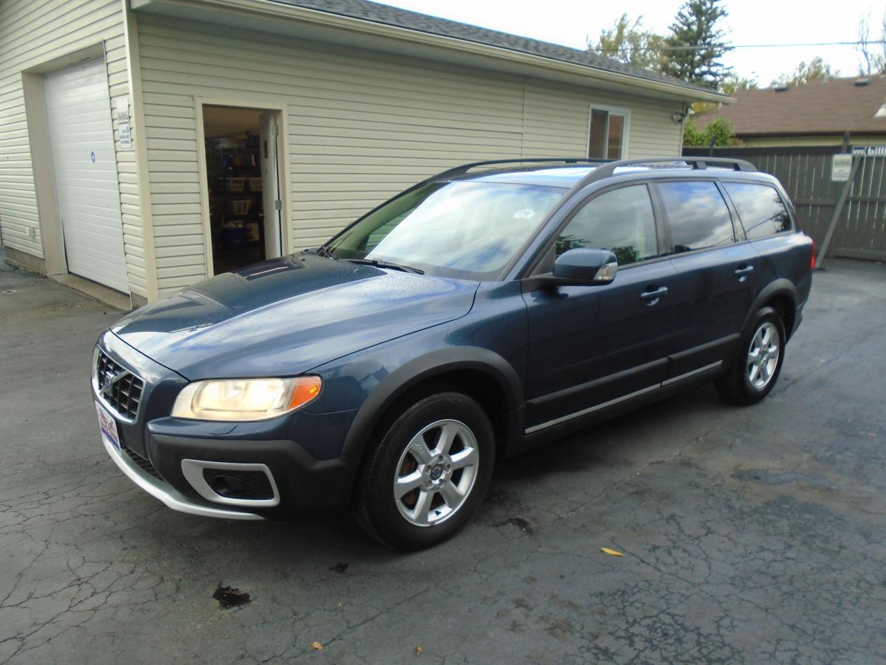 2008 Volvo XC70 3.2 AWD - Photo #2