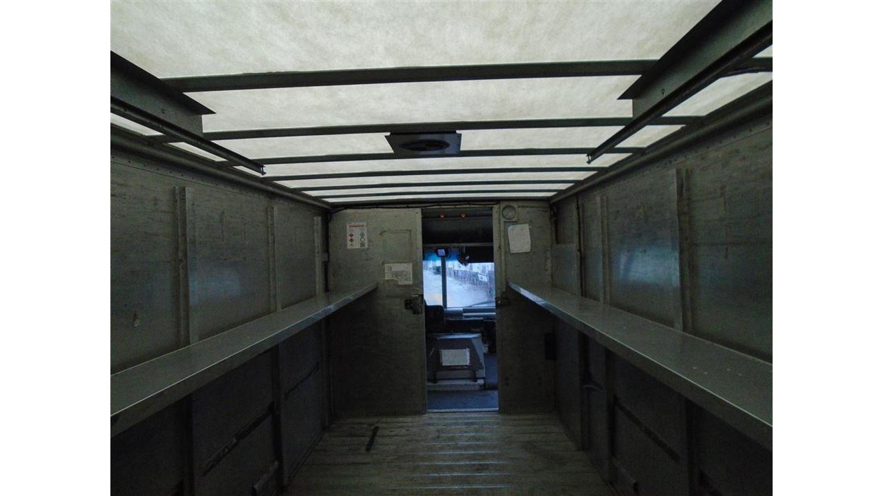 2006 Ford E450 18 foot step van Photo