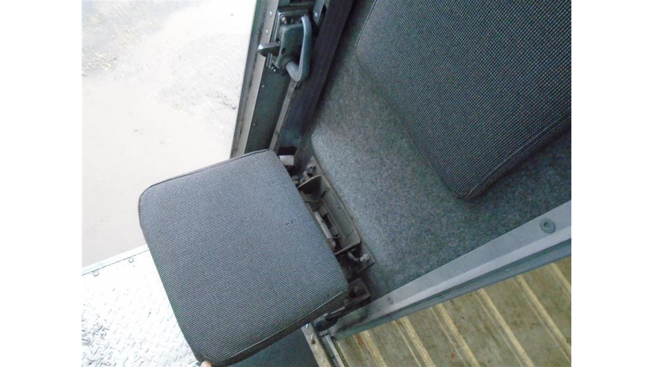 2006 Ford E450 18 foot step van Photo