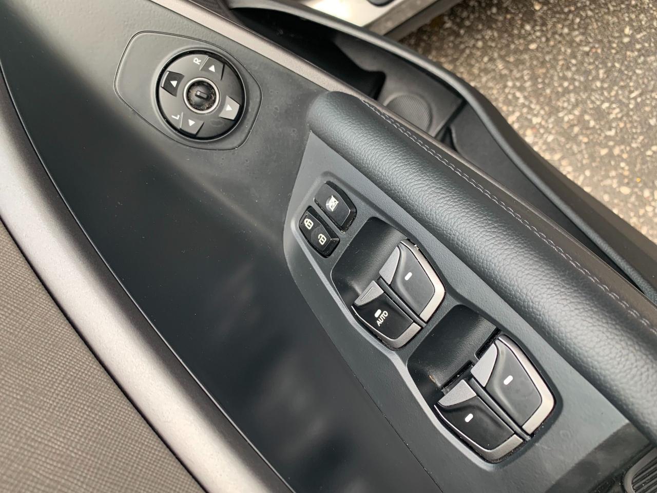 2013 Hyundai Santa Fe Premium Package • No Accidents! Photo