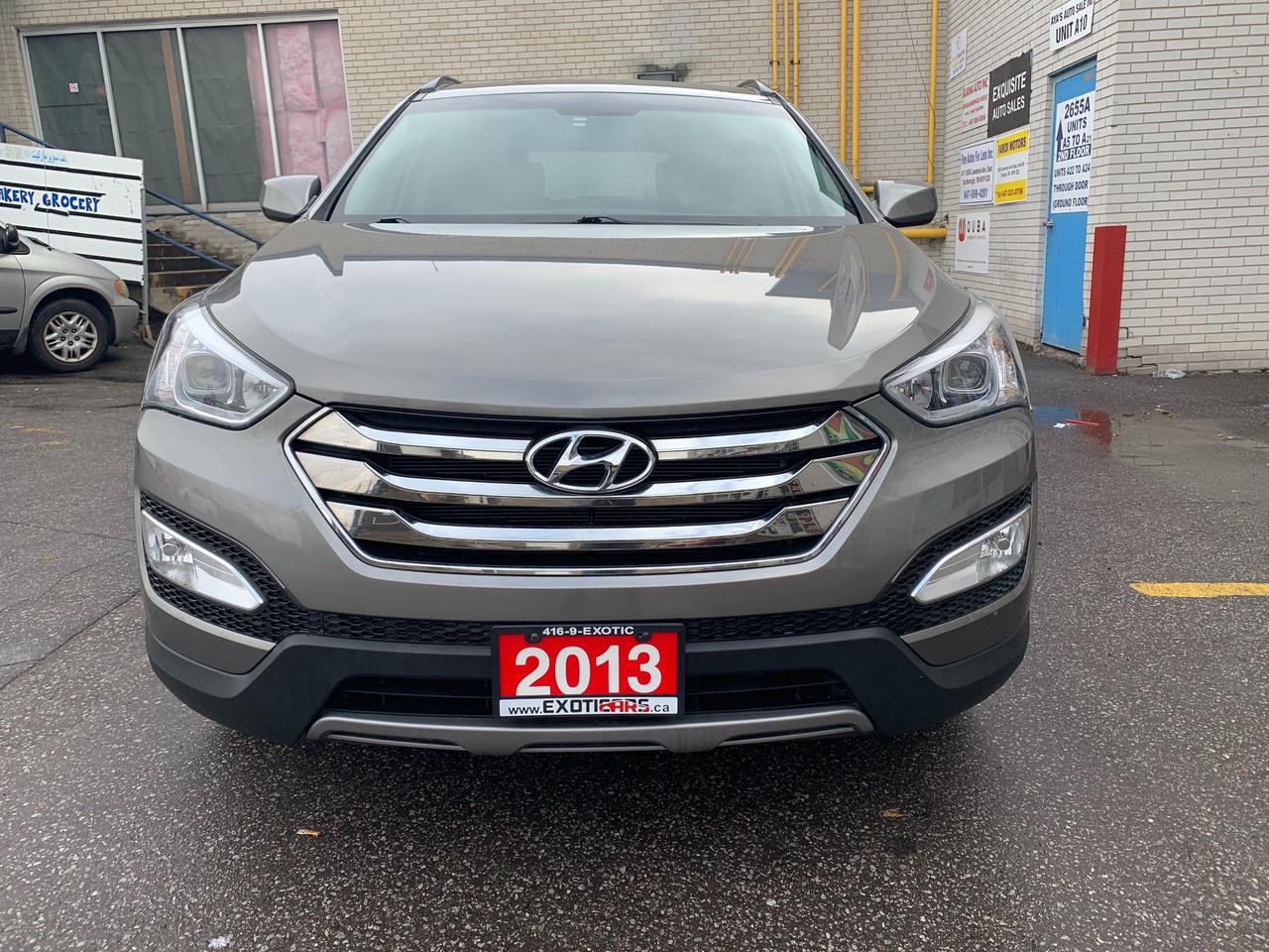 2013 Hyundai Santa Fe Premium Package • No Accidents! Photo