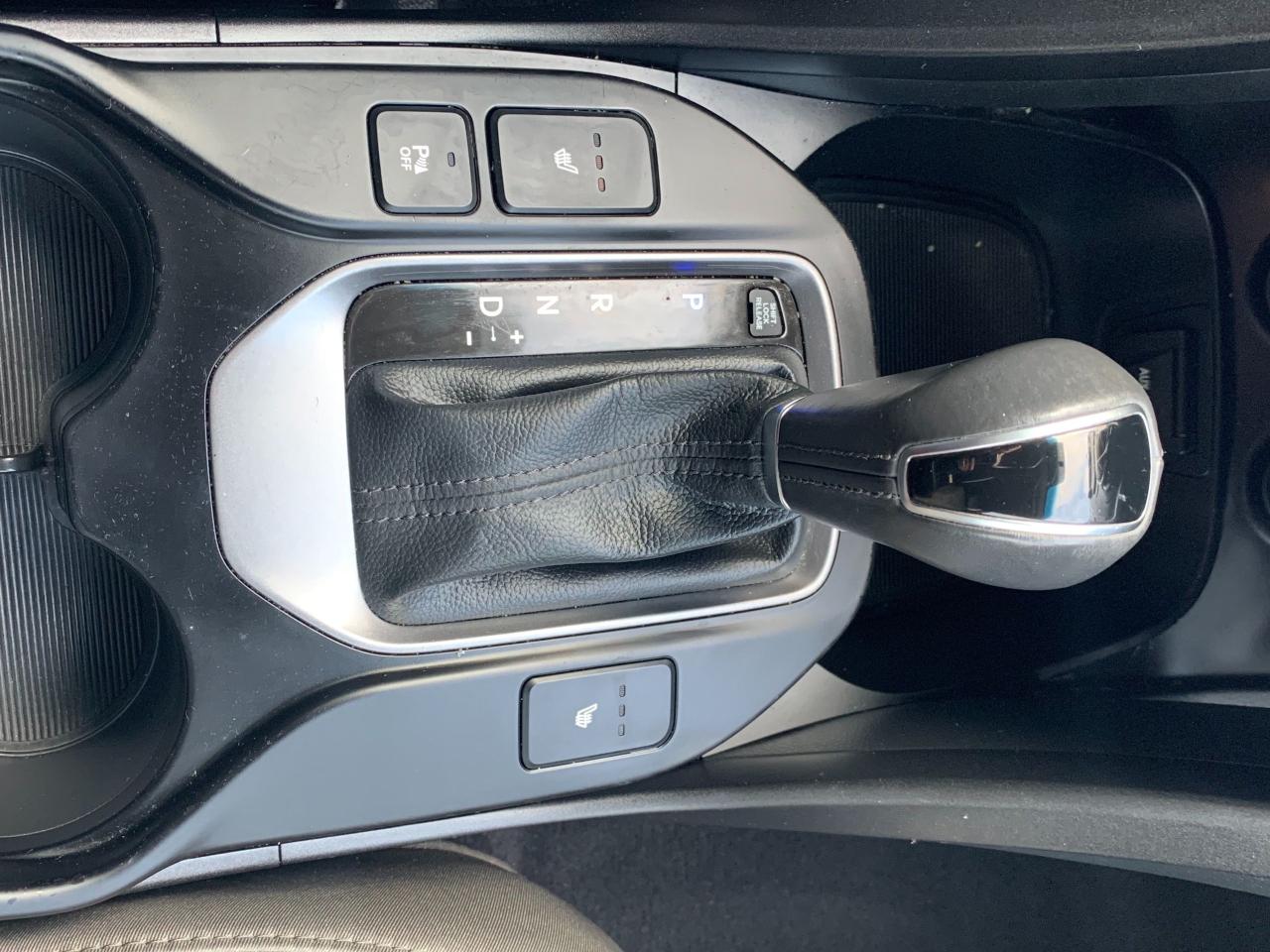 2013 Hyundai Santa Fe Premium Package • No Accidents! - Photo #16