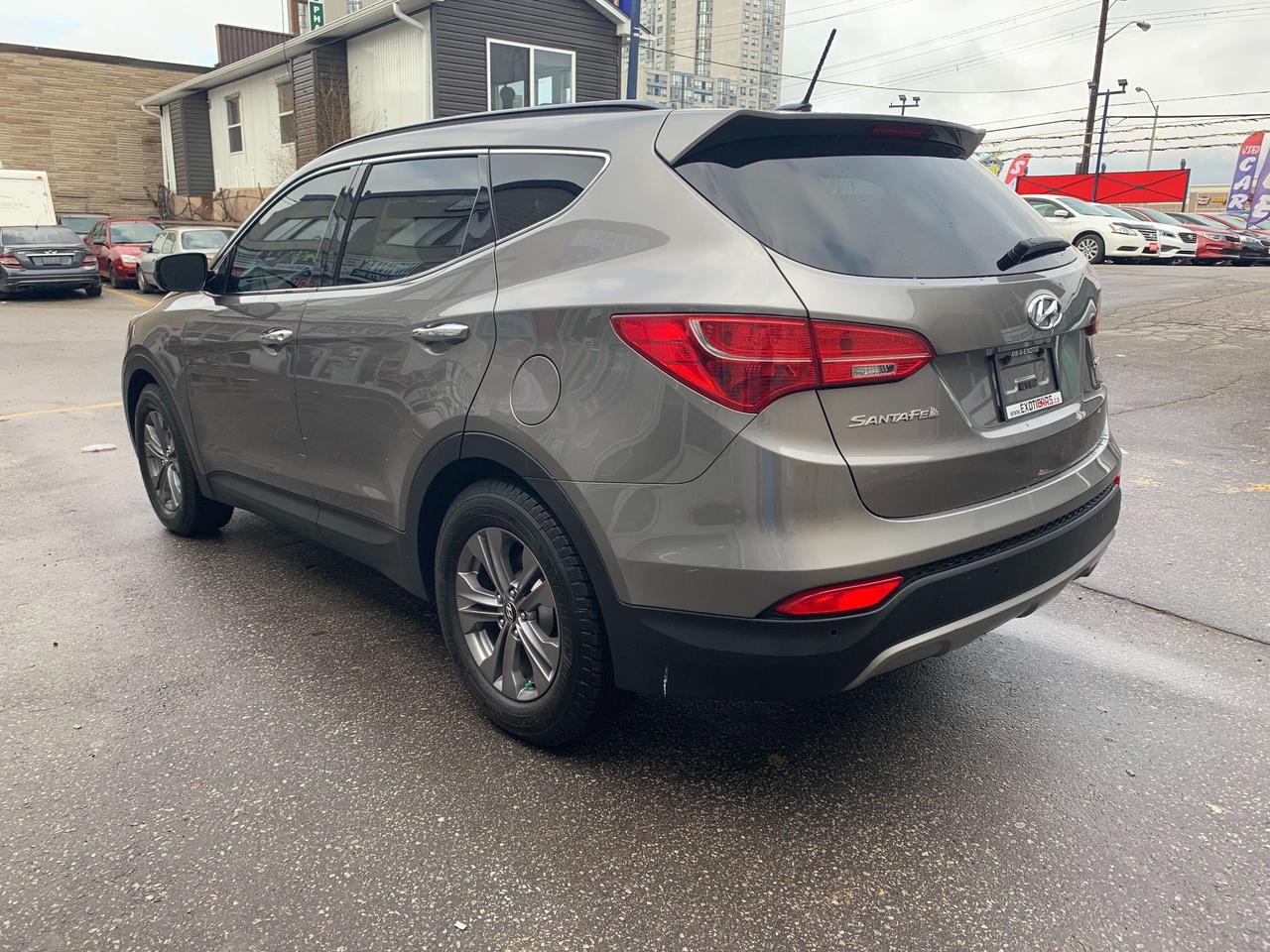 2013 Hyundai Santa Fe Premium Package • No Accidents! Photo