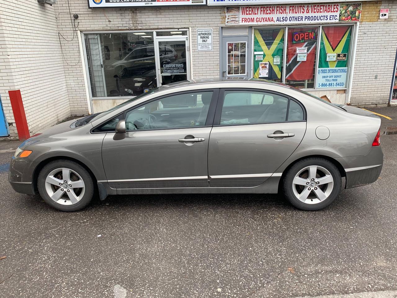 2007 Honda Civic Low Mileage, 5 Speed Manual! Photo