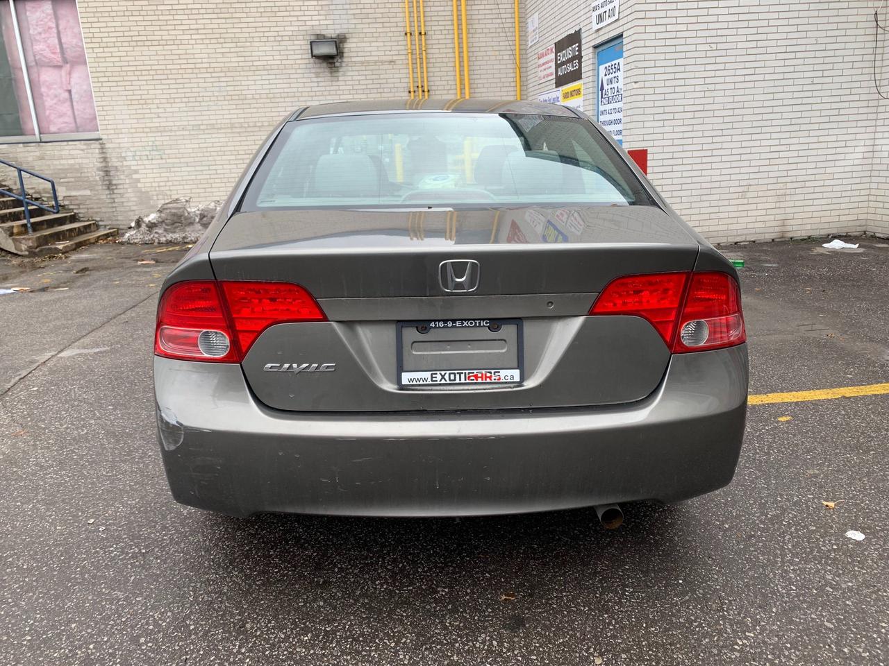 2007 Honda Civic Low Mileage, 5 Speed Manual! Photo