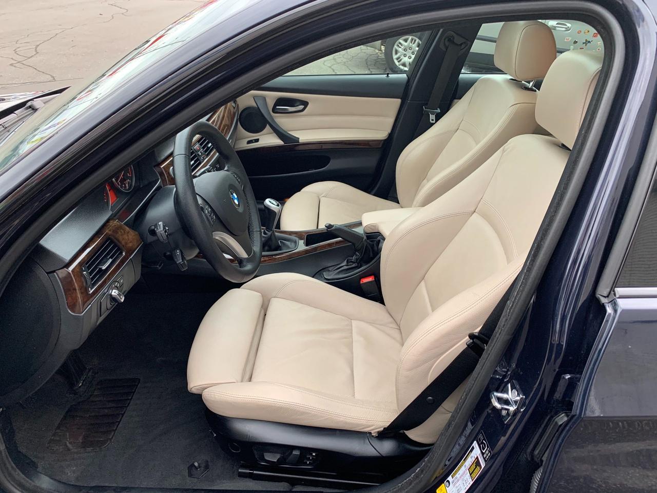 2009 BMW 3 Series 335i xDrive, 6-Speed, No Accidents! Photo