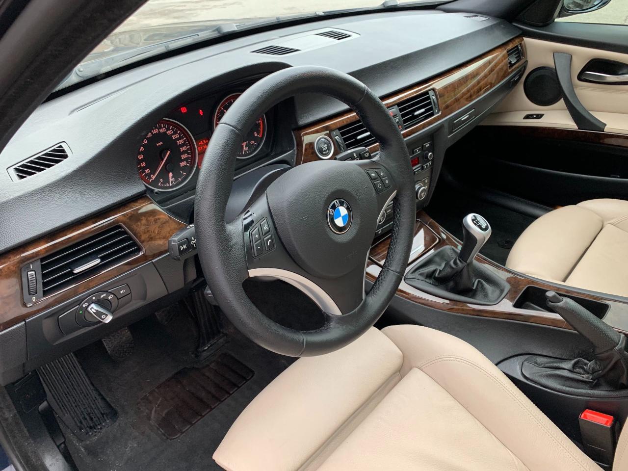 2009 BMW 3 Series 335i xDrive, 6-Speed, No Accidents! - Photo #10
