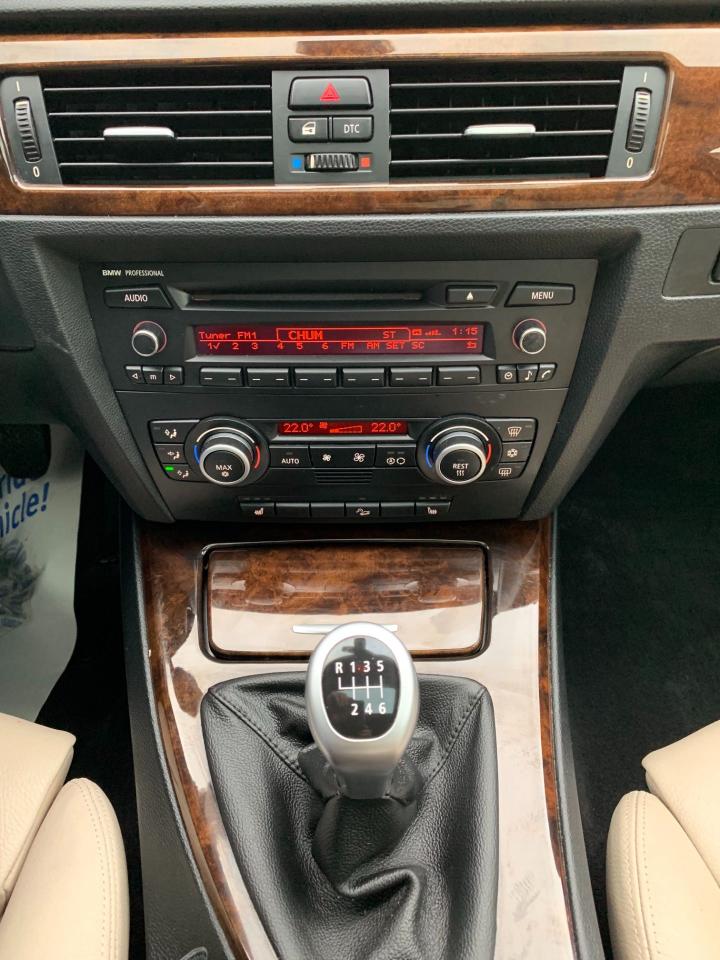 2009 BMW 3 Series 335i xDrive, 6-Speed, No Accidents! - Photo #19