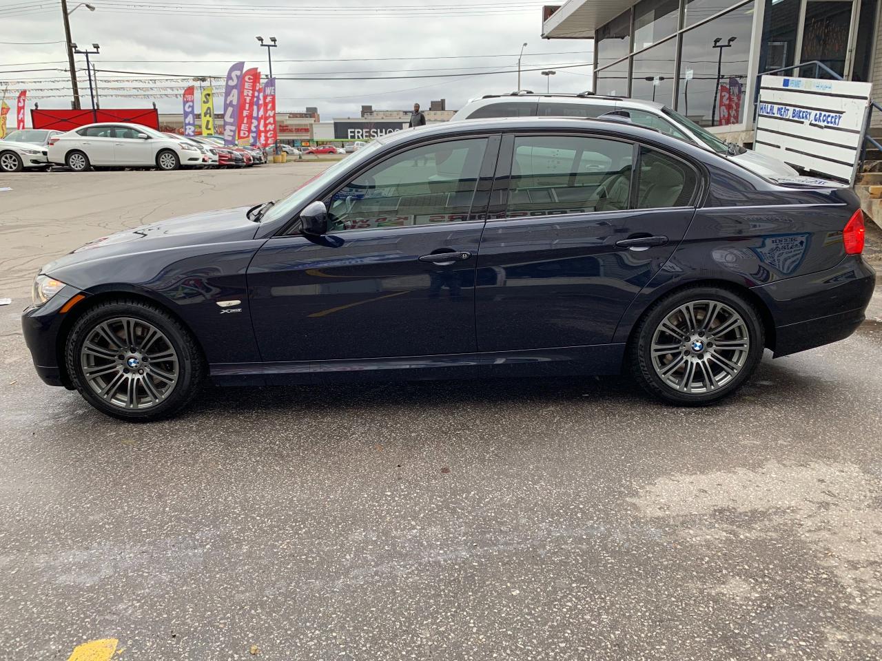 2009 BMW 3 Series 335i xDrive, 6-Speed, No Accidents! - Photo #21