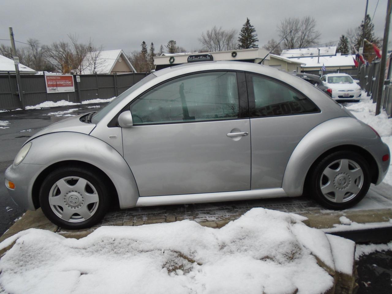 2001 Volkswagen New Beetle GLS - Photo #2