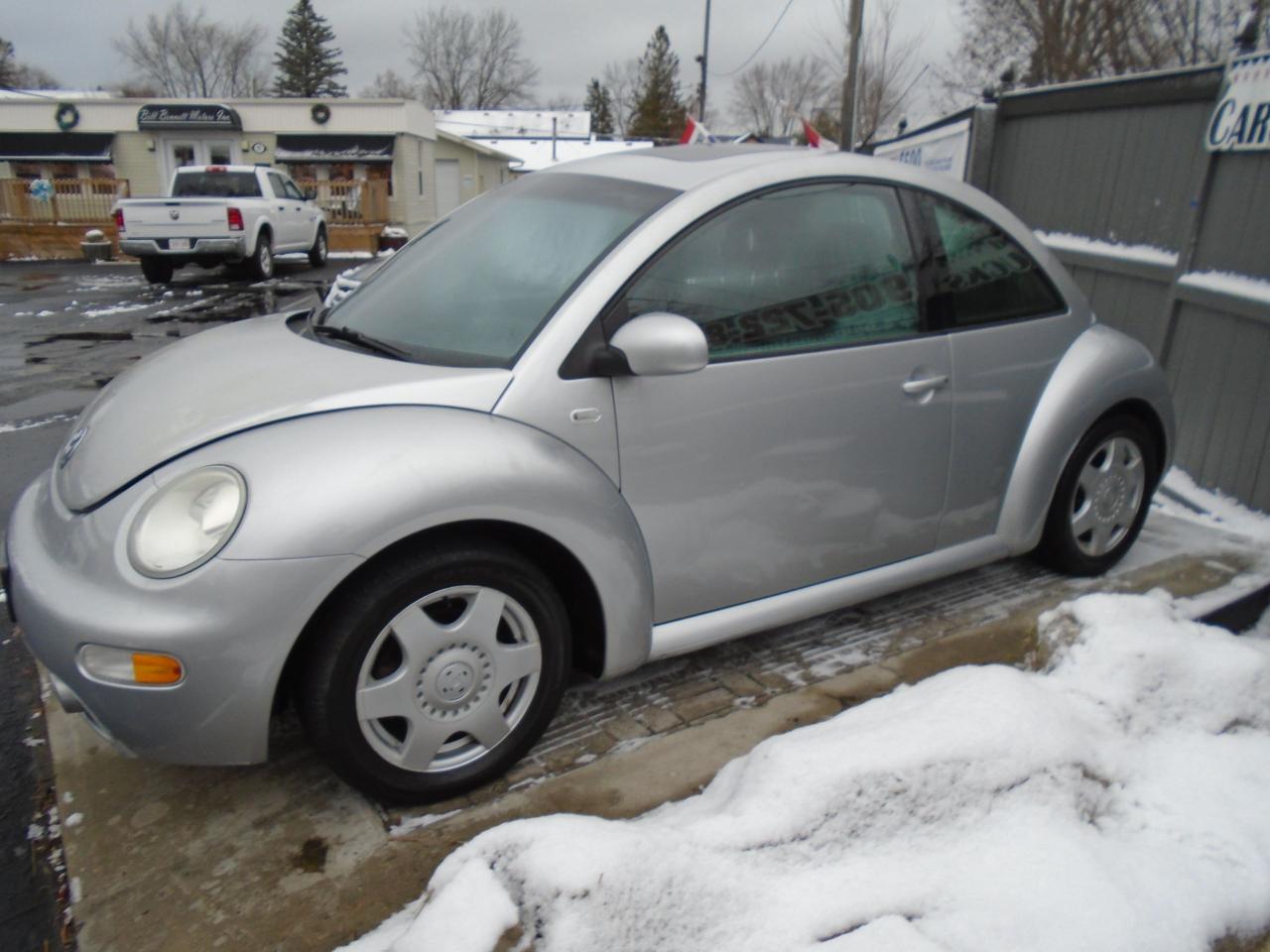2001 Volkswagen New Beetle GLS - Photo #3