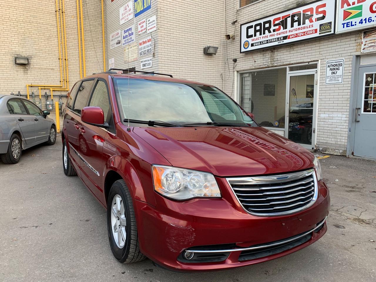 2012 Chrysler Town & Country NAV • Dual Screen DVD • Power Doors! - Photo #6