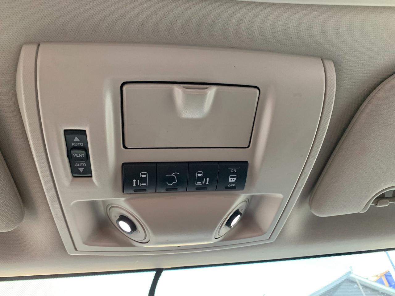 2012 Chrysler Town & Country NAV • Dual Screen DVD • Power Doors! - Photo #18
