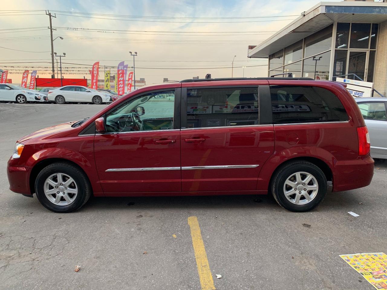 2012 Chrysler Town & Country NAV • Dual Screen DVD • Power Doors! - Photo #8