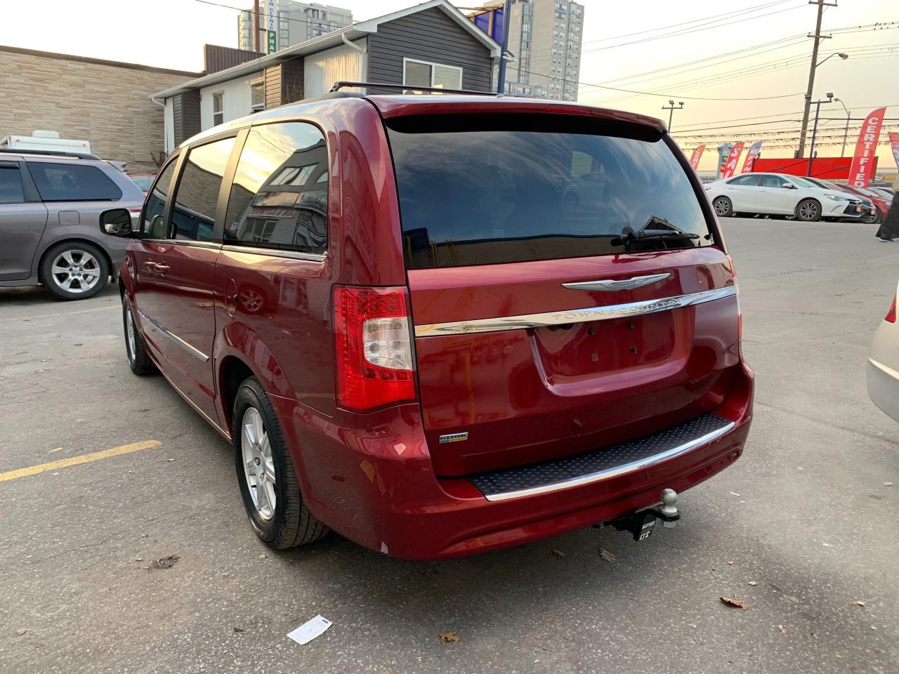 2012 Chrysler Town & Country NAV • Dual Screen DVD • Power Doors! - Photo #10