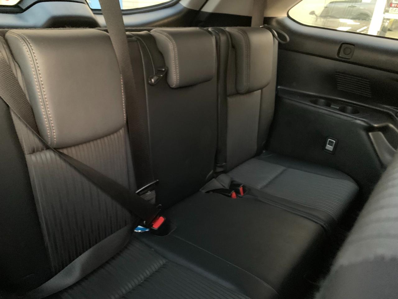 2014 Toyota Highlander LE, AWD, 8 Passenger, Back up Camera! - Photo #13