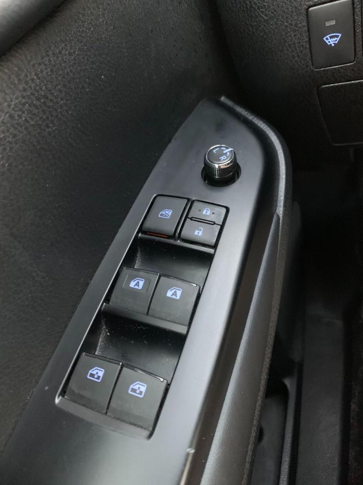 2014 Toyota Highlander LE, AWD, 8 Passenger, Back up Camera! - Photo #14
