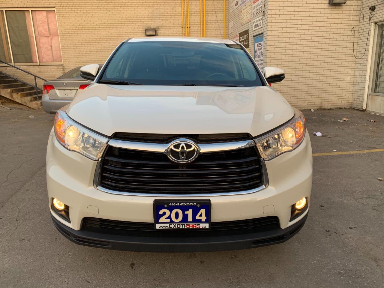 2014 Toyota Highlander LE, AWD, 8 Passenger, Back up Camera! Photo4