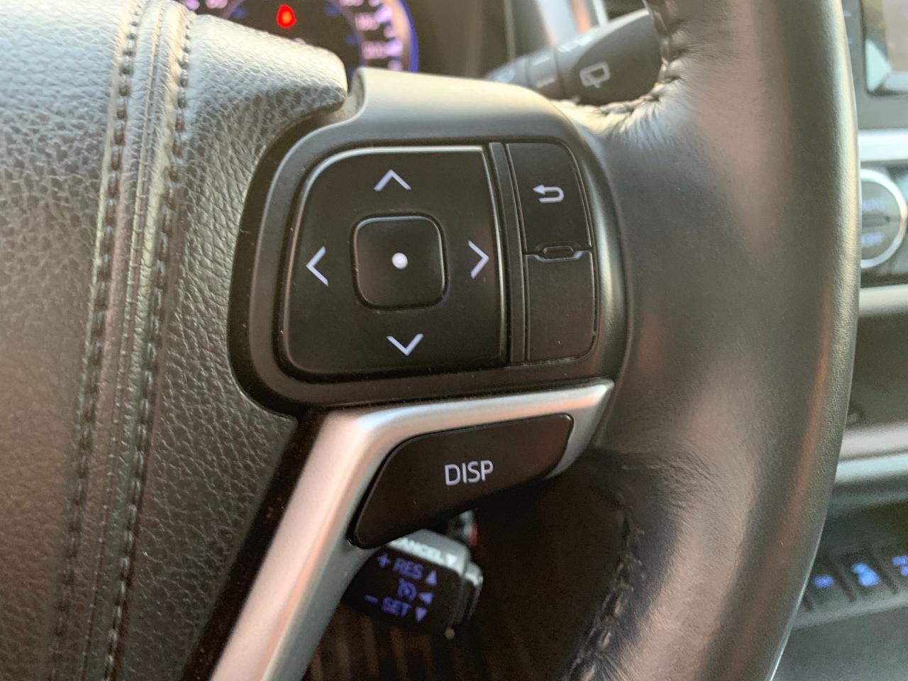2014 Toyota Highlander LE, AWD, 8 Passenger, Back up Camera! - Photo #17