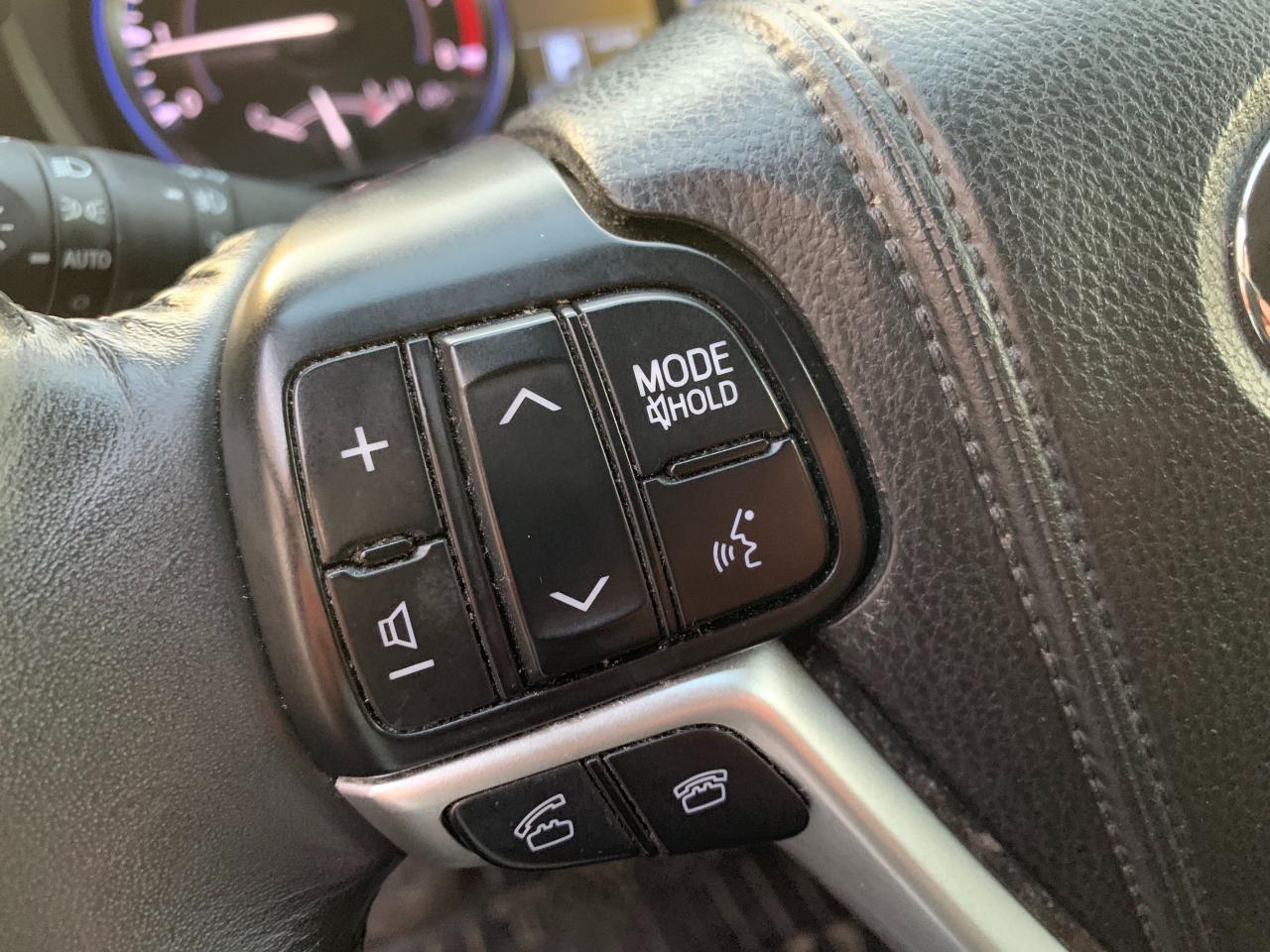 2014 Toyota Highlander LE, AWD, 8 Passenger, Back up Camera! - Photo #18