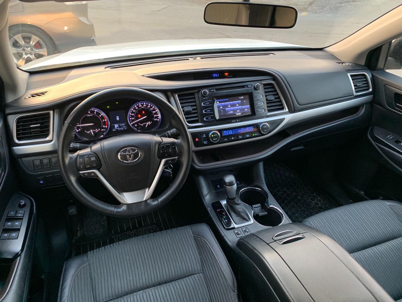 2014 Toyota Highlander LE, AWD, 8 Passenger, Back up Camera! - Photo #16