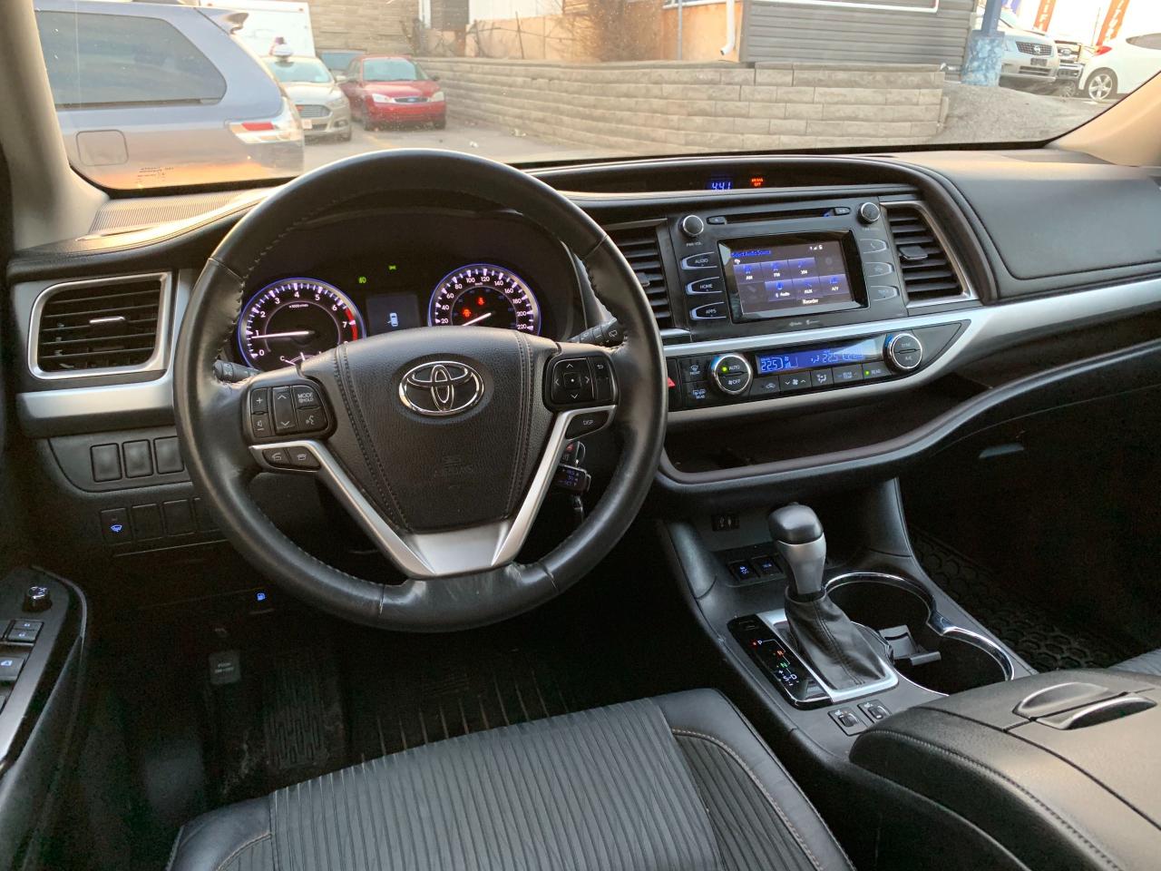 2014 Toyota Highlander LE, AWD, 8 Passenger, Back up Camera! - Photo #22