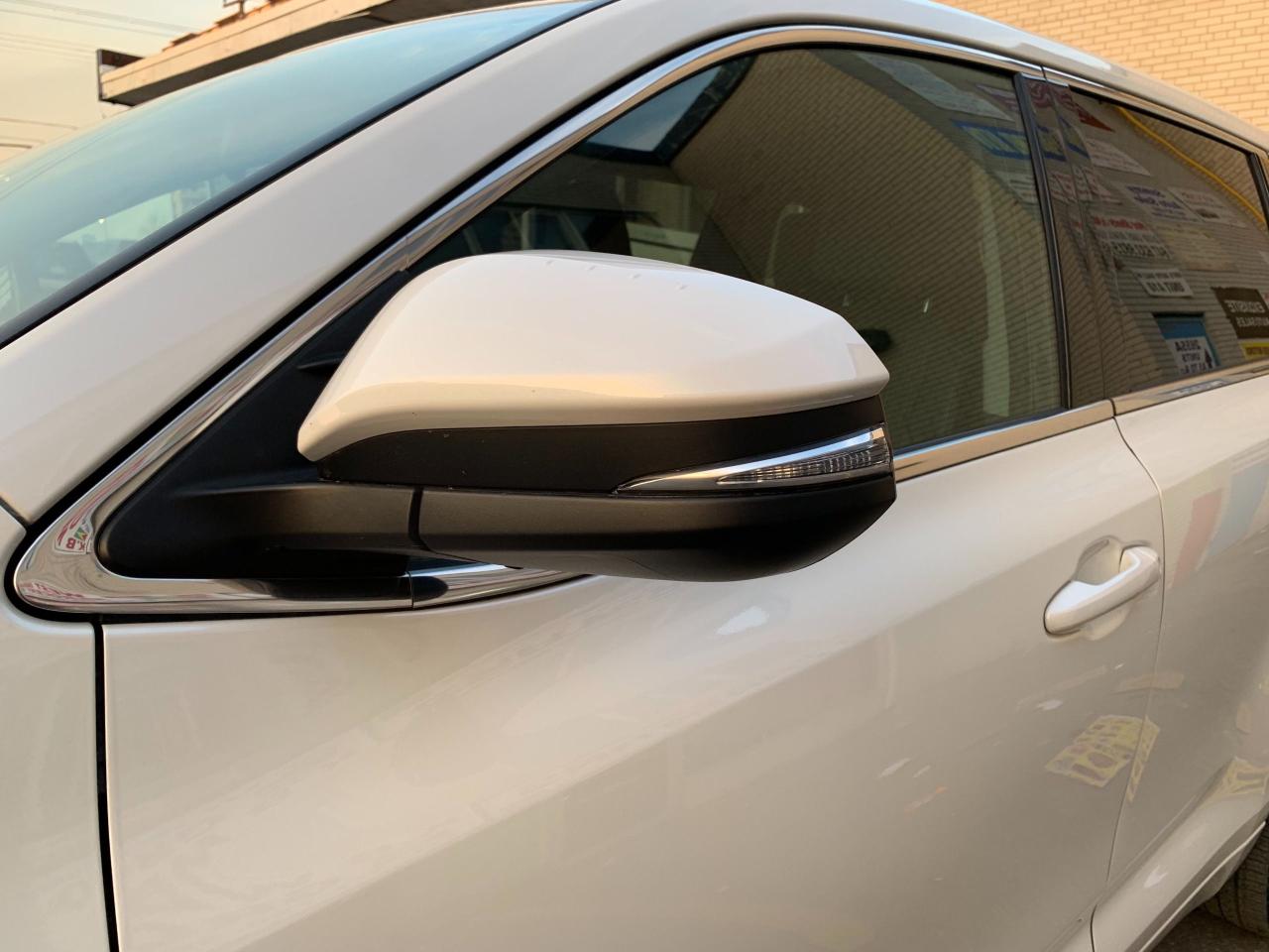 2014 Toyota Highlander LE, AWD, 8 Passenger, Back up Camera! - Photo #11