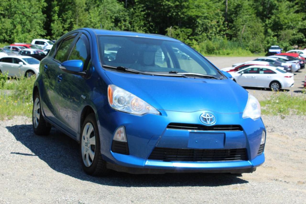 Used 2013 Toyota Prius c Hayon 5 portes for Sale in Shawinigan, Quebec