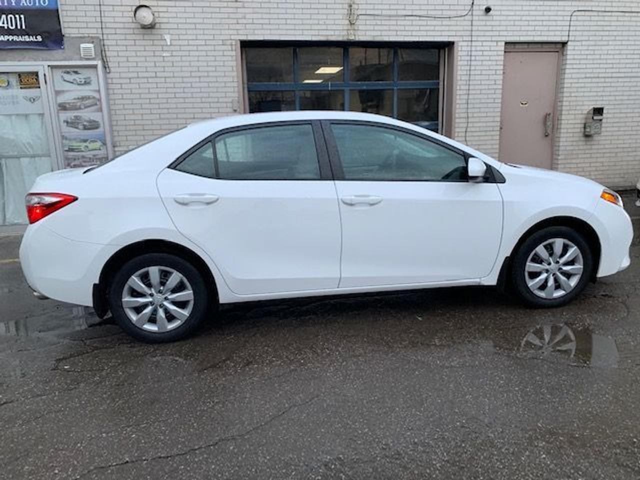2015 Toyota Corolla LE, BacK-up Camera, No Accidents! Photo