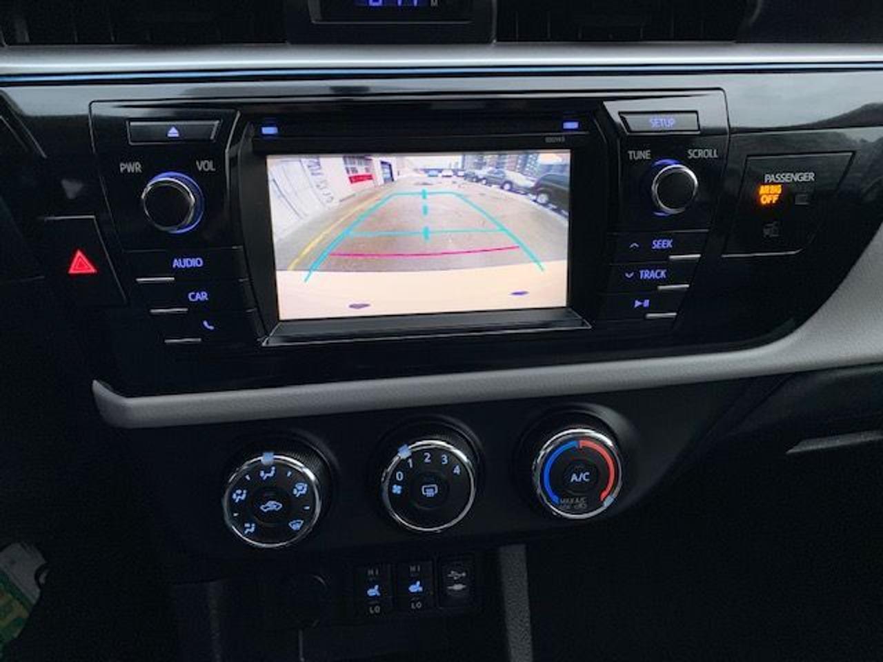 2015 Toyota Corolla LE, BacK-up Camera, No Accidents! Photo