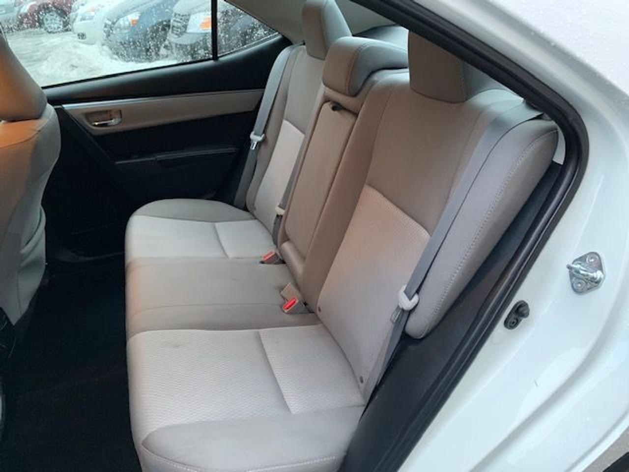 2015 Toyota Corolla LE, BacK-up Camera, No Accidents! Photo
