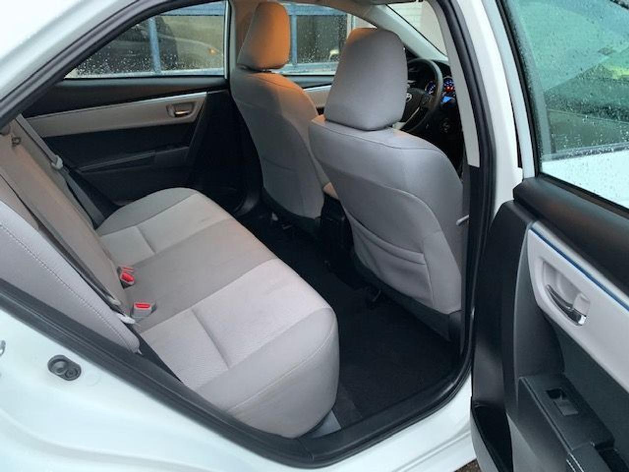 2015 Toyota Corolla LE, BacK-up Camera, No Accidents! Photo