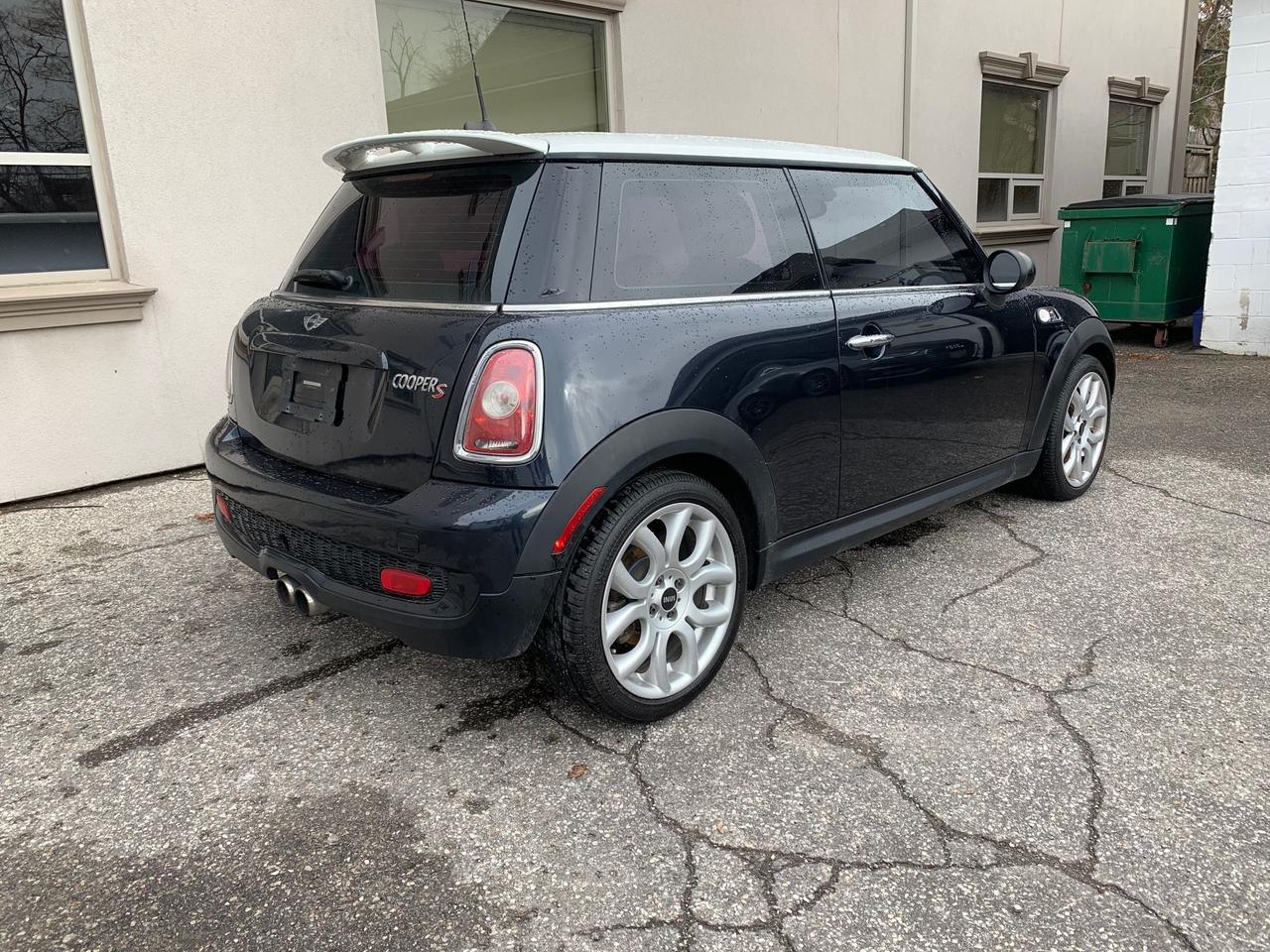 2007 MINI Cooper S 6 Speed Manual! No Accidents! - Photo #4