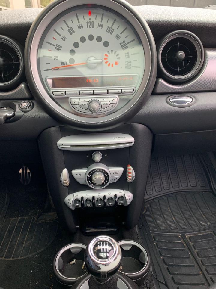 2007 MINI Cooper S 6 Speed Manual! No Accidents! - Photo #12