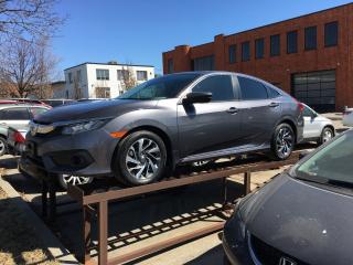 just traded on new honda. One owner, very clean,well equipped EX model! 

Sale price includes Safety Inspection, Certification & Car-proof history report. 
HST & license plates extra.
Warranty & Financing available.