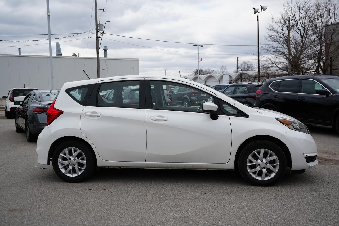 2018 Nissan Versa Note SV Photo4