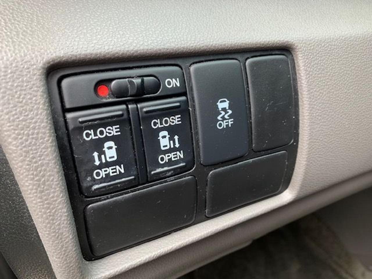 2015 Honda Odyssey EX, 8 Passenger! No Accidents! Low Mileage! Photo
