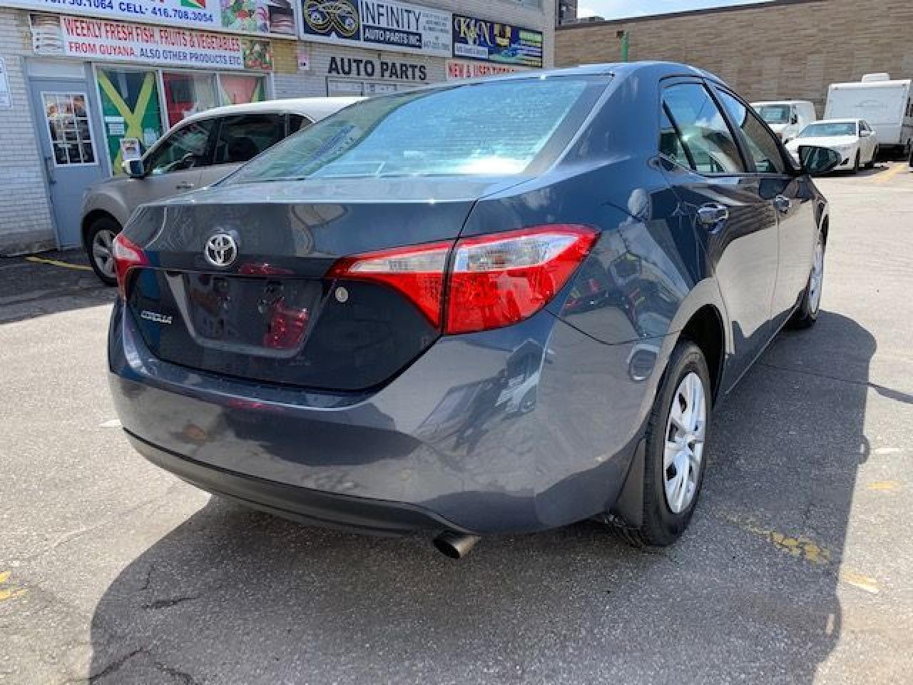 2015 Toyota Corolla Automatic! No Accidents! Winter Tires! Photo3