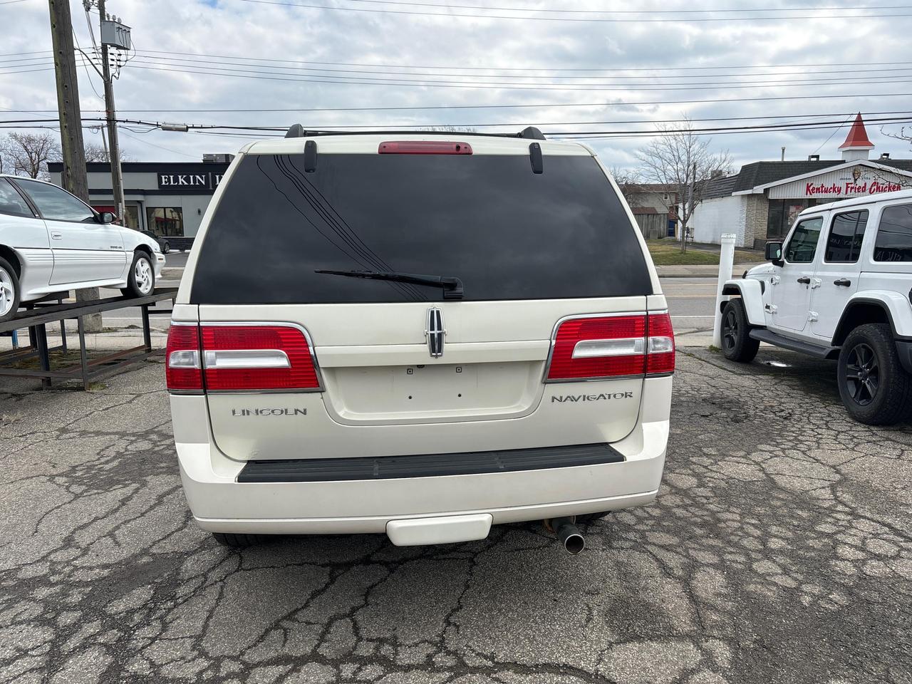 2008 Lincoln Navigator 4WD 4dr Ultimate Photo2